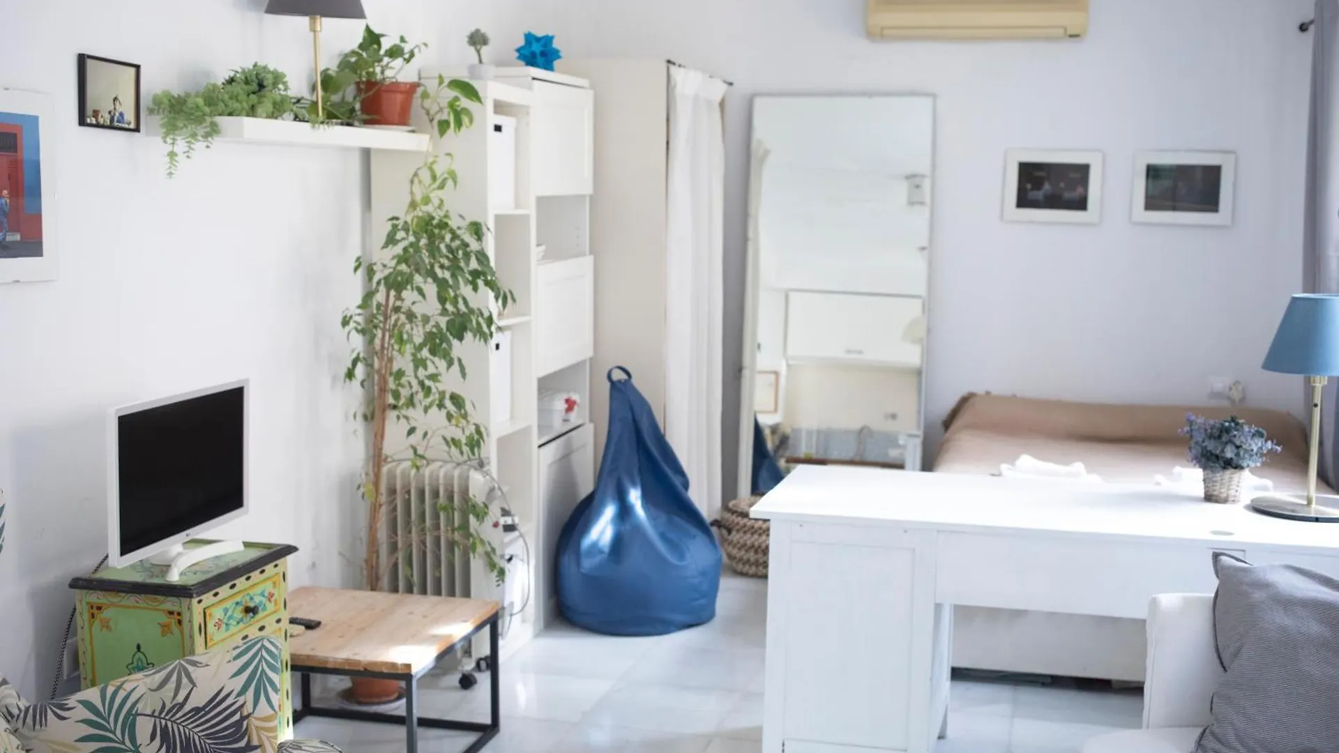 Atico Con Balcon En Pleno Centro Apartment Seville Spain